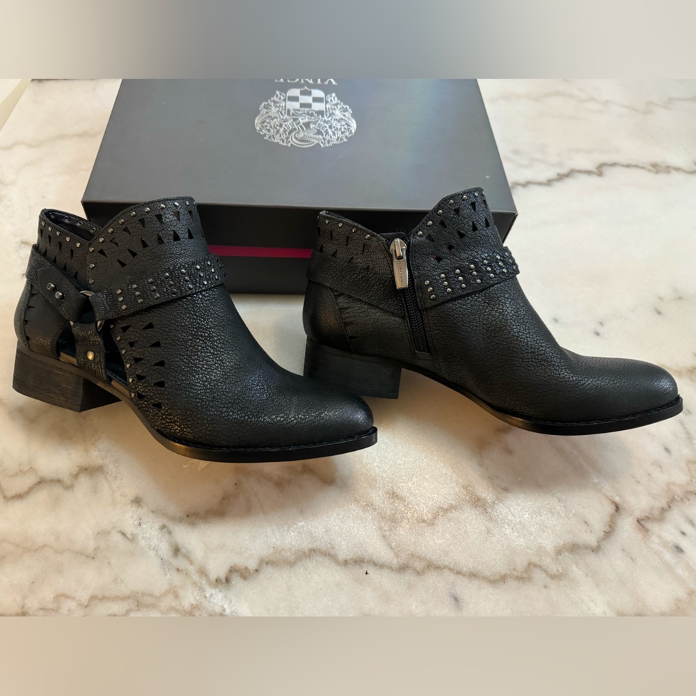 🎉NIB Vince Camuto Calley Black Leather Booties - Picture 4 of 12